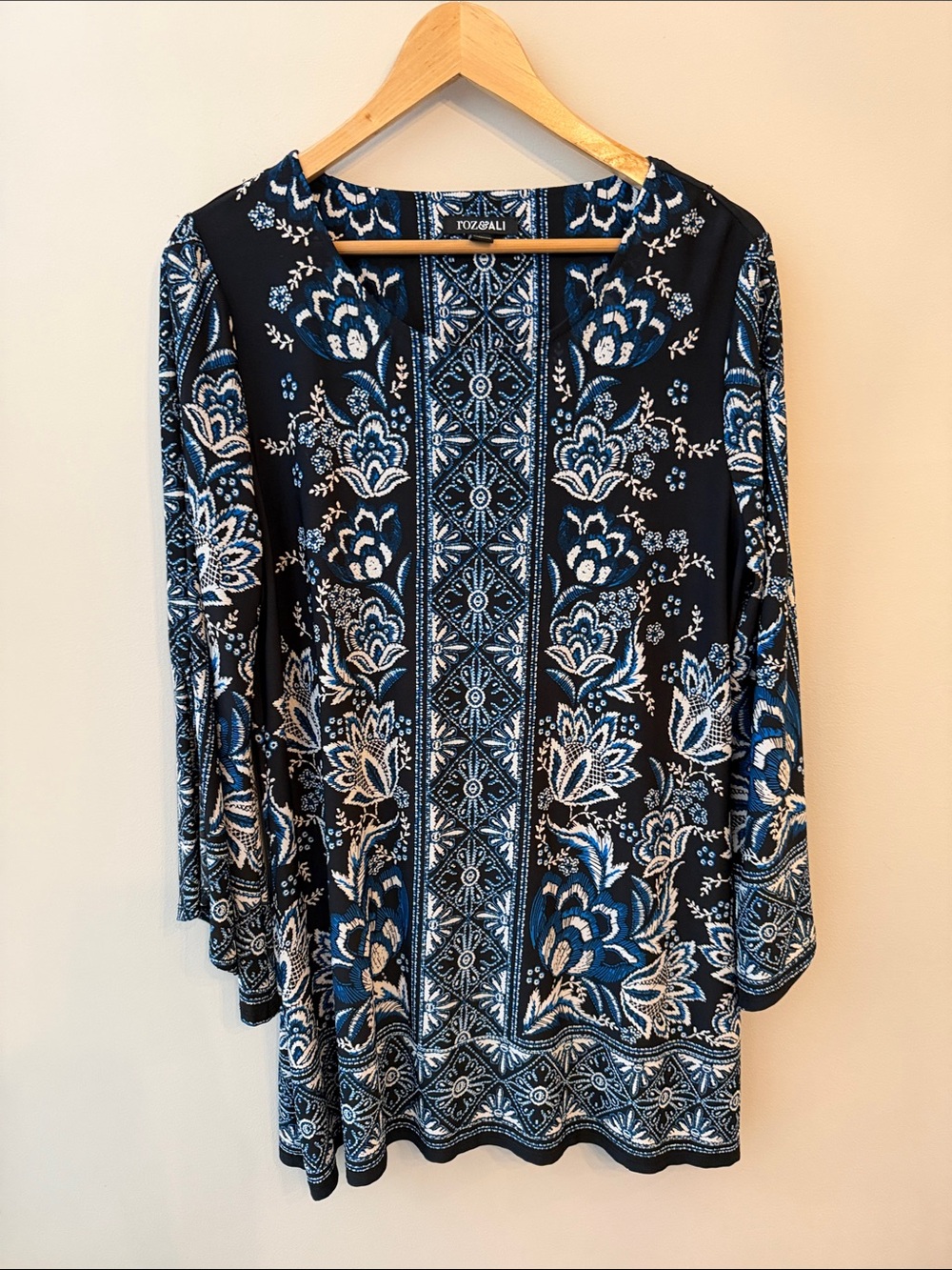 Roz & Ali Black Blue White Tunic Textured Pattern Size Large